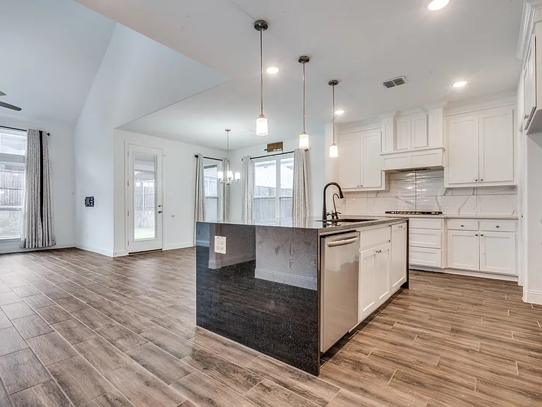 9448 Middle Ground Pl — Photo 7