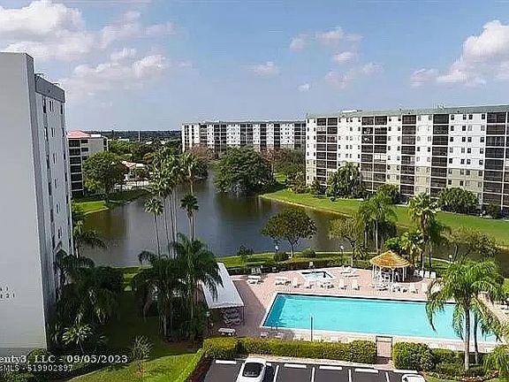 3rd image of 2215 Cypress Island Dr APT 601