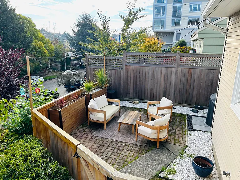 4527 41st Ave SW #101 — Photo 2