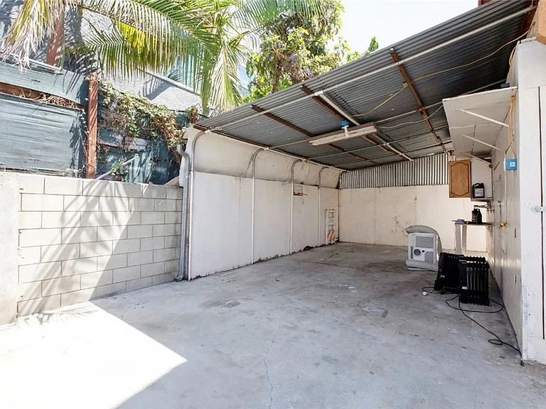 4927 Lexington Ave — Photo 6