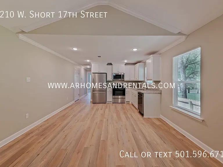 2210 W Short 17th St — Photo 3