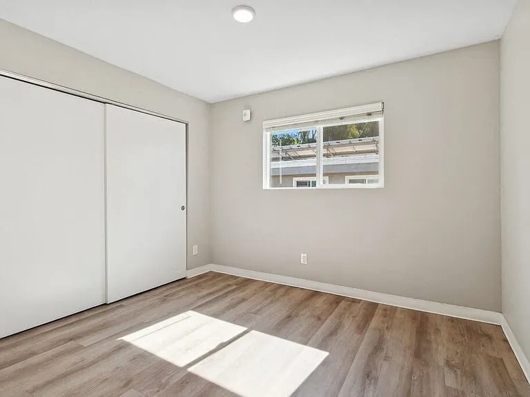 Park Crest Apartments — Photo 4