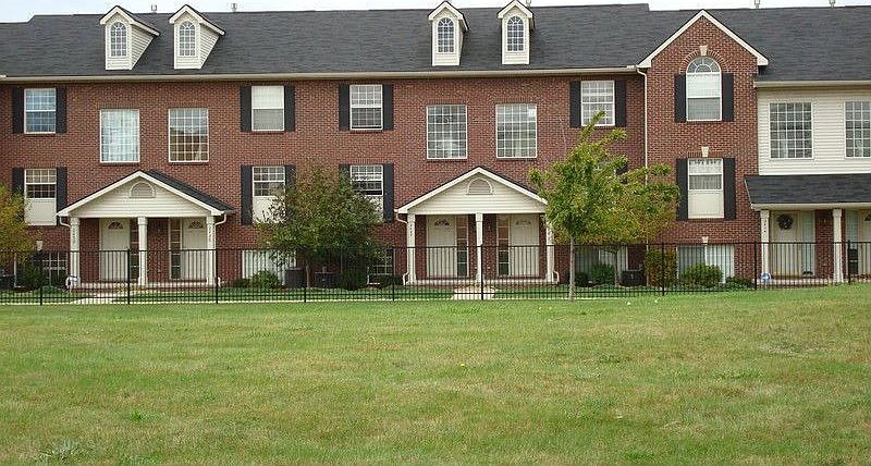 1st image of 2422 W Lafayette Blvd