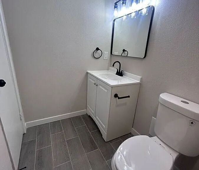551 S Fairfax Street — Photo 19