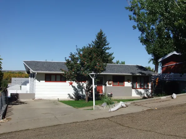 1421 N Meade Ave, Glendive, MT 59330