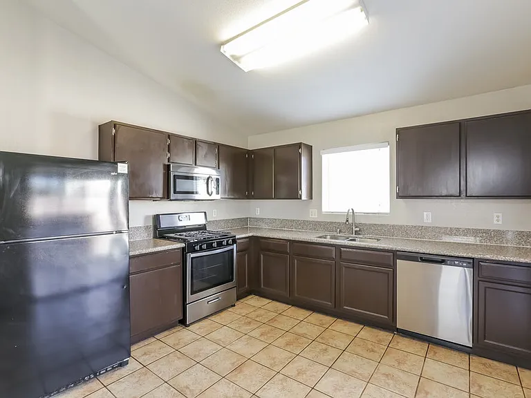 5420 Pepperpike Ave — Photo 7