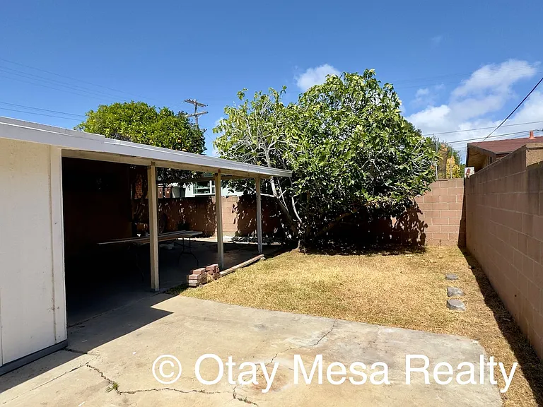 1105 Elder Ave — Photo 11