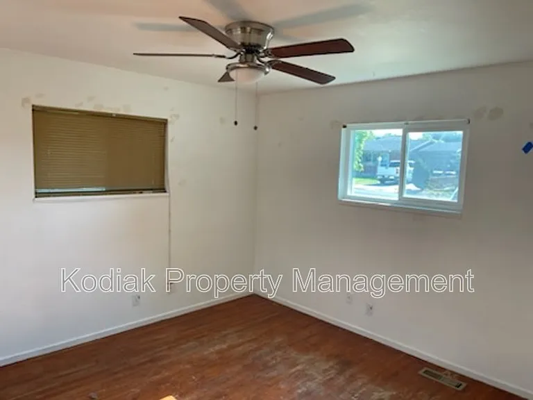 3737 S 3325 W — Photo 5