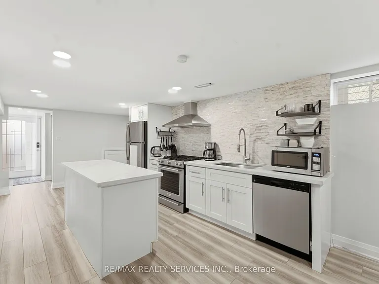 1305 Consort Cres #BASEMENT — Photo 8