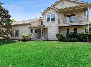7049 Buchanan Dr, Gurnee, IL 60031
