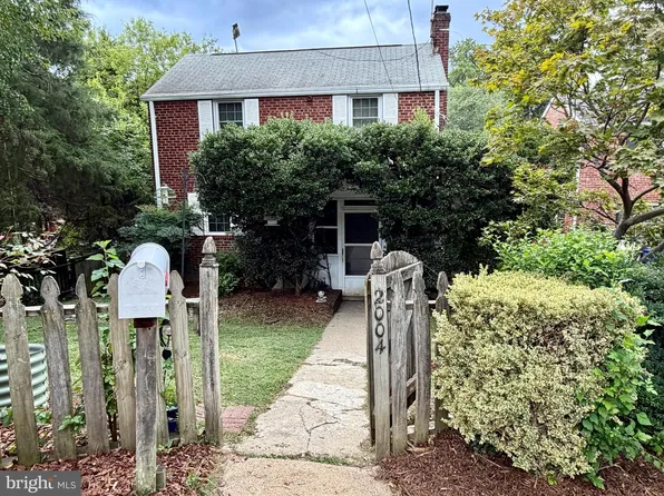 2004 N Cleveland St, Arlington, VA 22201