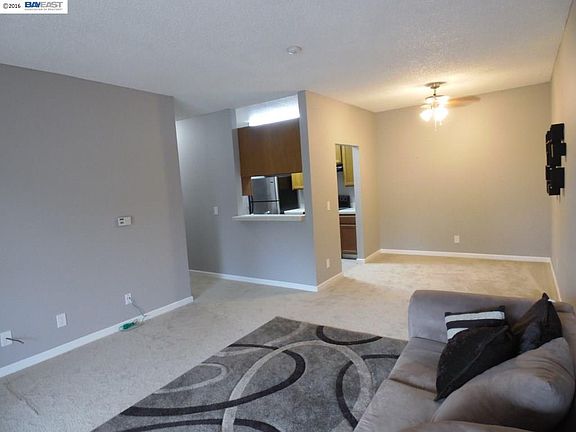 2nd image of 39975 Cedar Blvd Unit 341