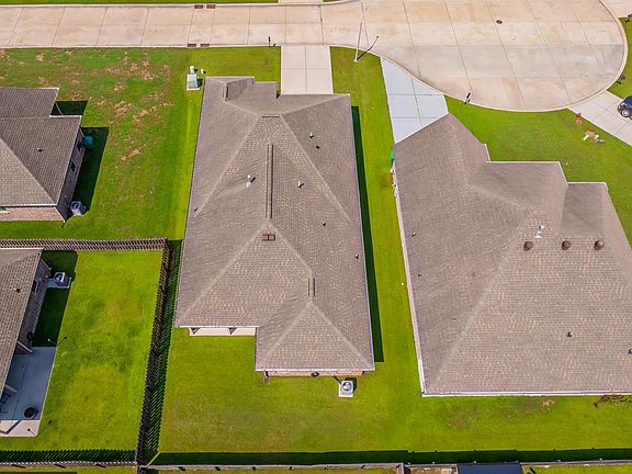 4th image of 110 Devon Ct