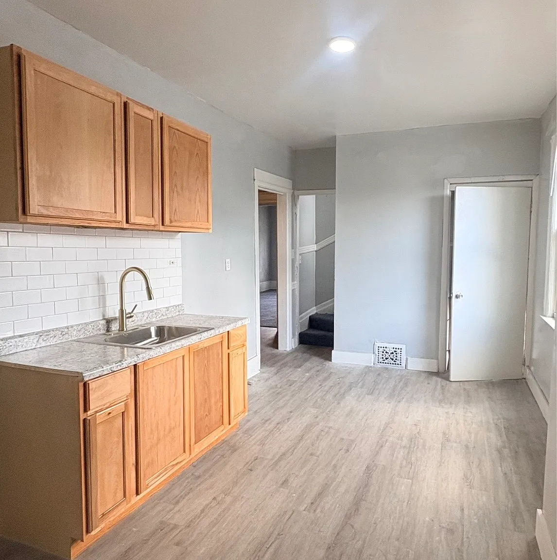 3 bed, 1300 sqft, $1,400 — Photo 4