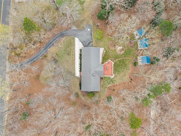 3rd image of 217 Lambert Rd