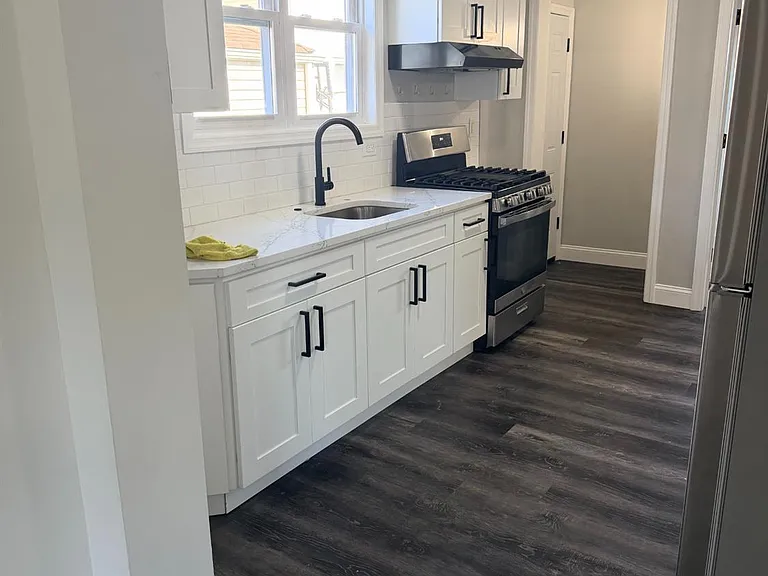 612 Johnstone St #310 — Photo 4