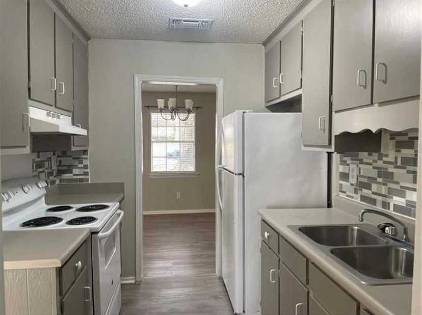 2nd image of 6555 Evelyn Dr