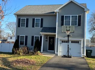 25 Laurence St, Springfield, MA 01104