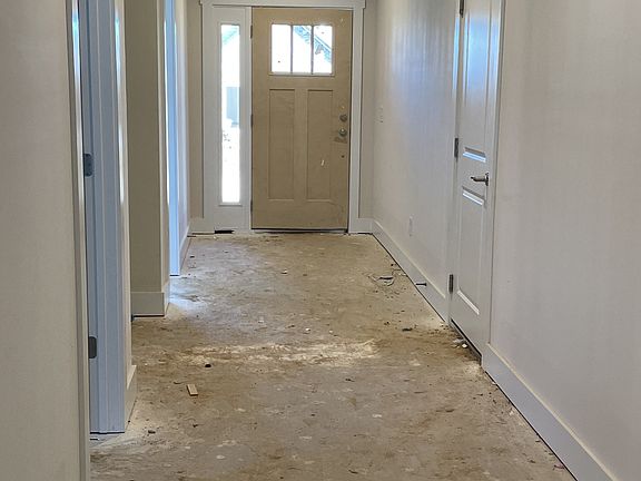 3rd image of 768 Jersey Dr