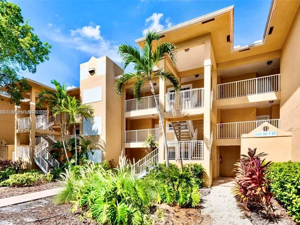 430 SE 7th St, Dania, FL