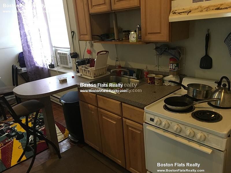 2nd image of 895 Huntington Ave #13A