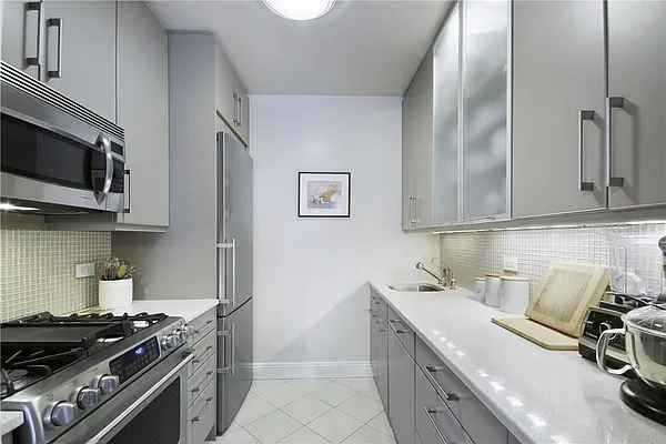 Sold by William Raveis Real Estate | media 10