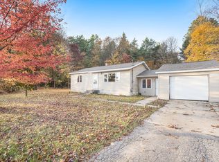 506 W Edgerton St, Howard City, MI