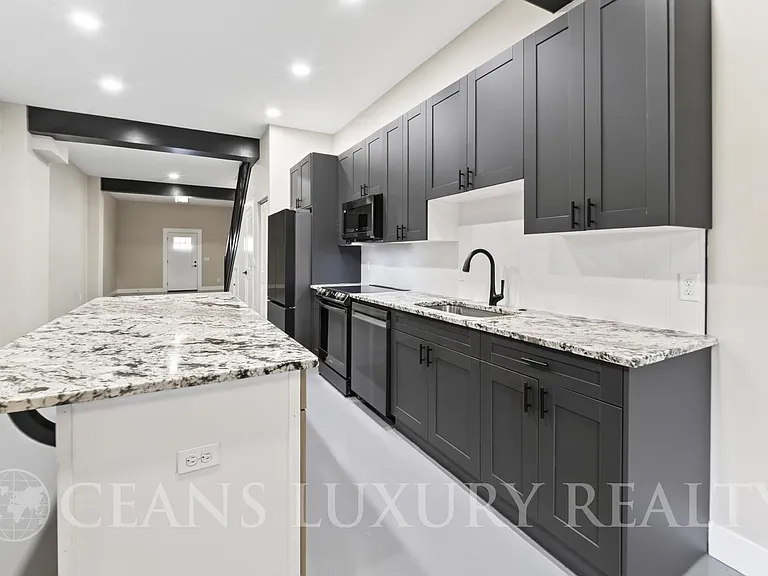337 Rutledge Ave — Photo 9