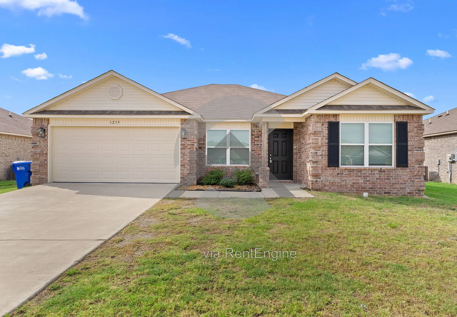 4 bed, 2.0 bath, 1564 sqft, $1,650 — Photo 1