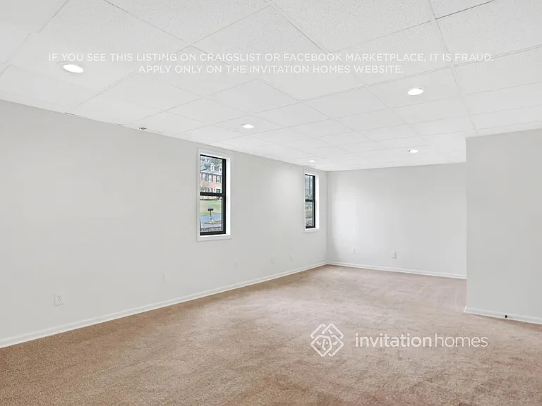1790 Blackwillow Dr — Photo 10