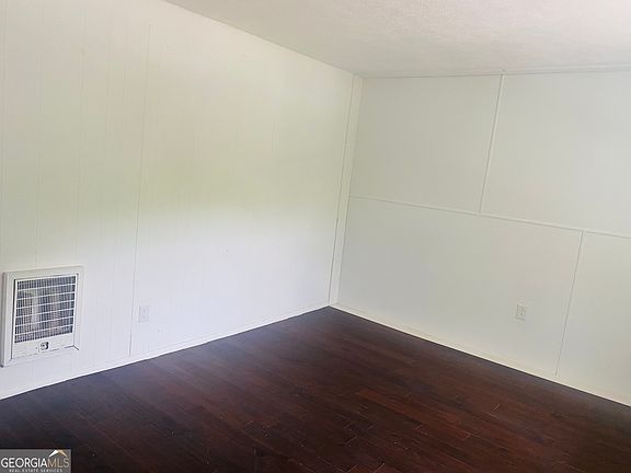 3rd image of 93 North St