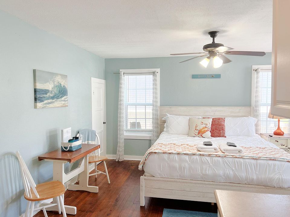 1st image of 1715 19th St #7