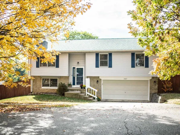 1487 W Woodhill Dr, Bloomington, IN 47403