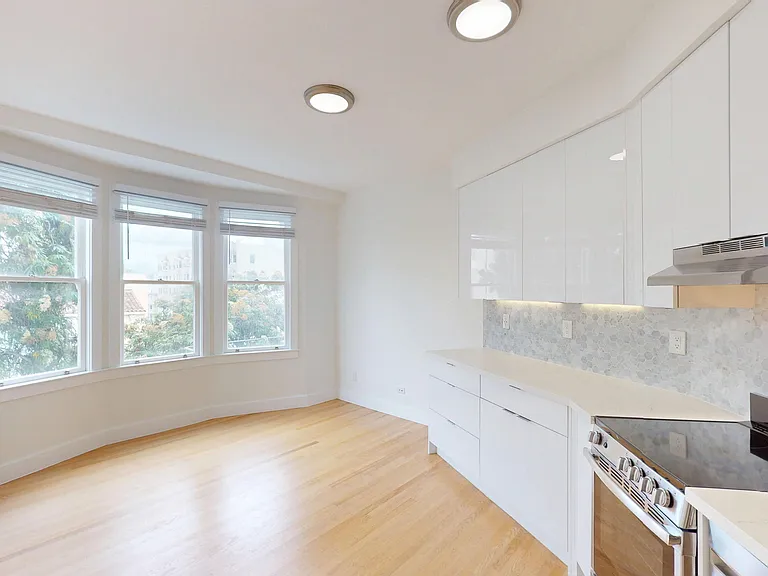 19 Hermann St #303 — Photo 2
