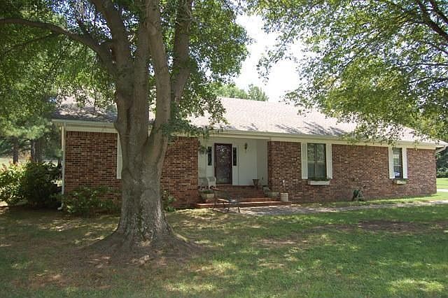 1st image of 307 Shady Ln