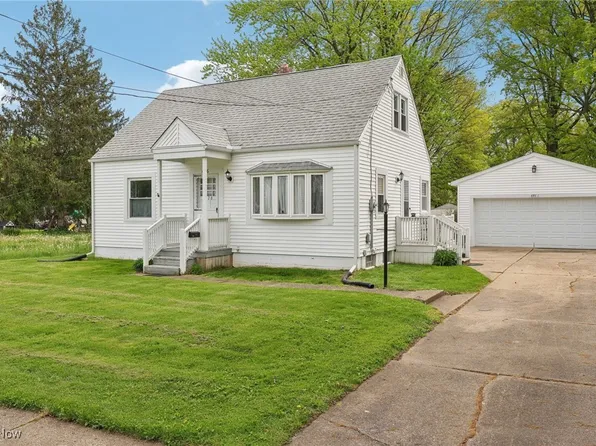 676 E Paige Ave, Barberton, OH 44203
