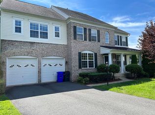 8318 Shimmering Rock Rd, Gainesville, VA 20155