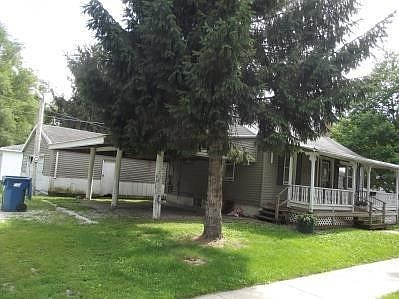 2nd image of 205 E Illinois St