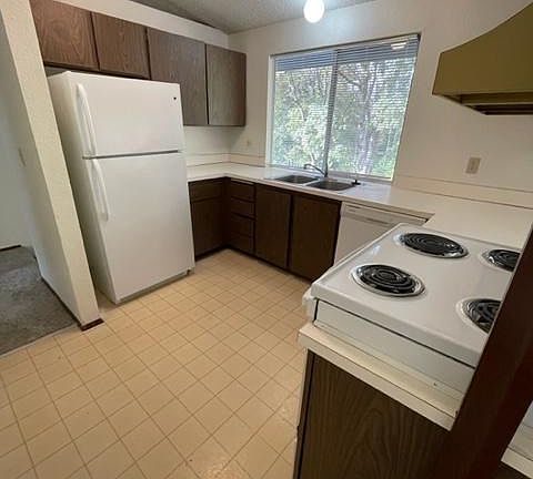 3rd image of 8603 22nd St W