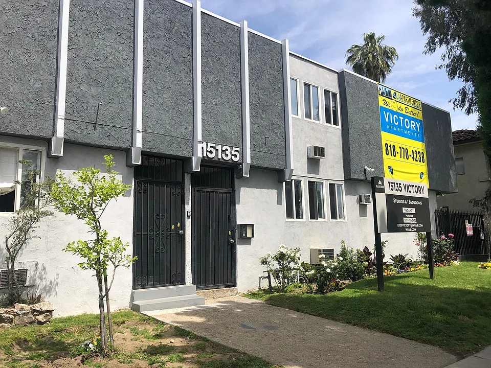 15135 Victory Blvd #2