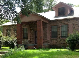 704 College St, Port Gibson, MS 39150