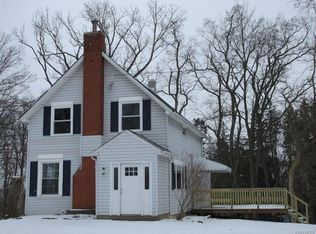 6853 Bear Ridge Rd, Lockport, NY 14120