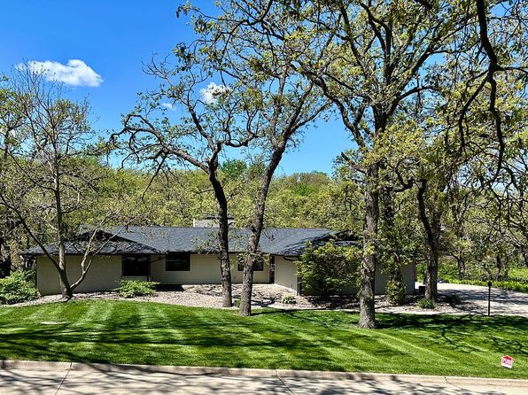 2805 Country Club Dr
