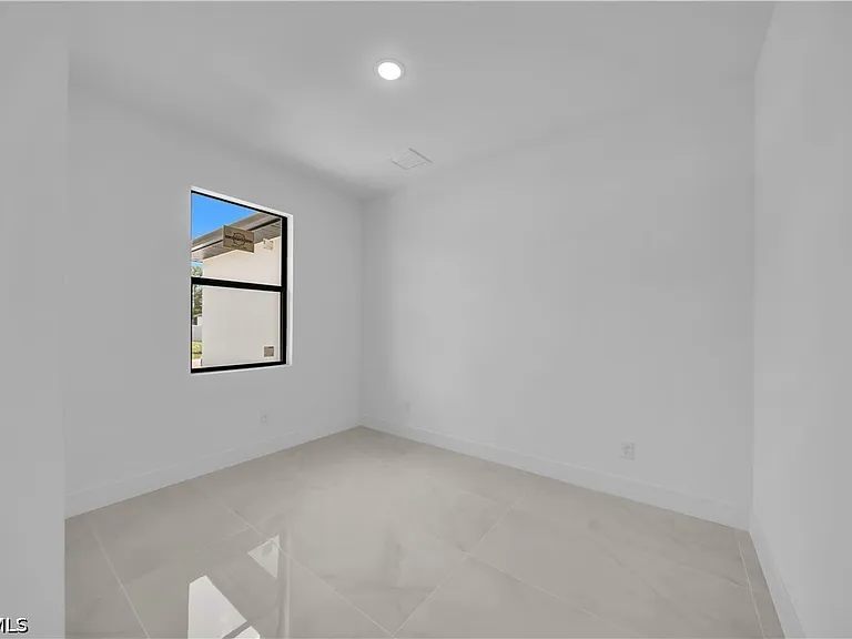 2509 50th St W — Photo 33