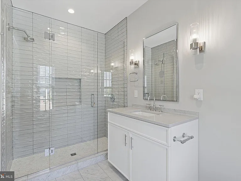 50 N Main St #302 — Photo 25