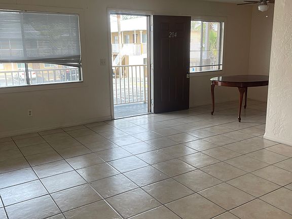4th image of 415 N Halifax Ave APT 204