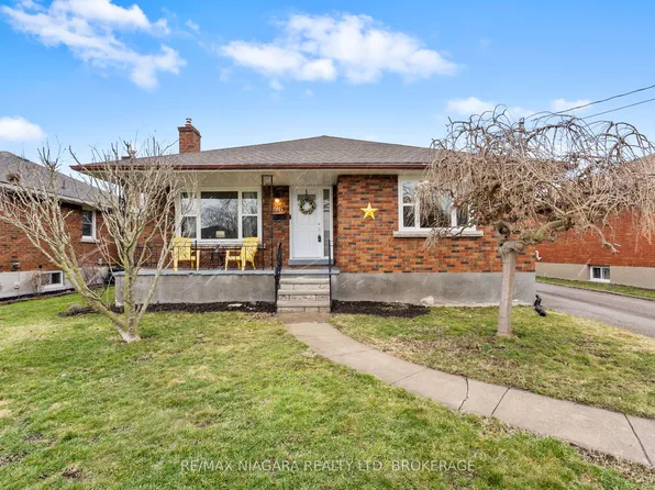 96 Clarke St, Pt Colborne, ON L3K 2G3