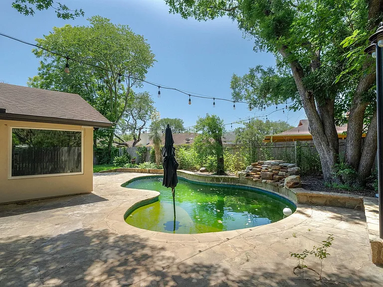 3215 Sesbania Dr — Photo 32
