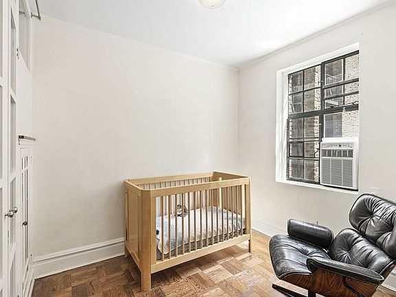3rd image of 116 Pinehurst Ave APT G23