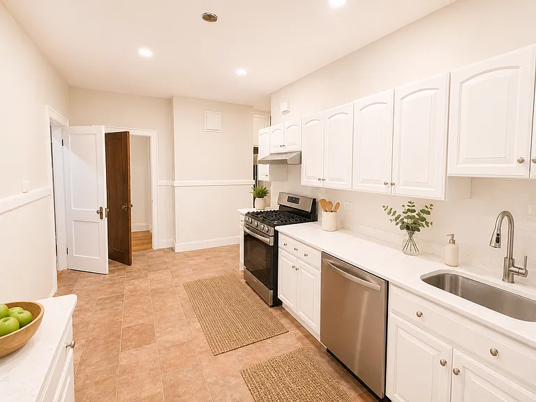 67 Green St #67 — Photo 13